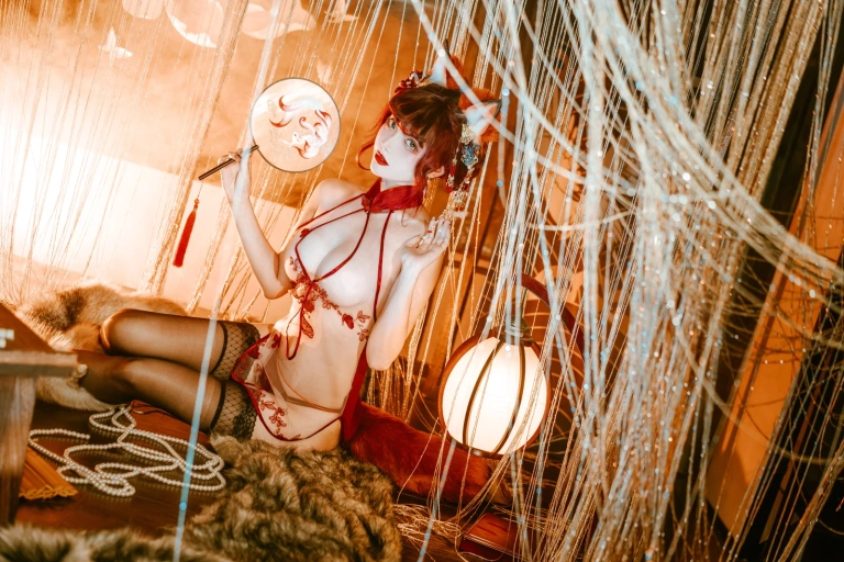 雯仔不讲道理《王者荣耀 妲己》主题写真：12张全套美图