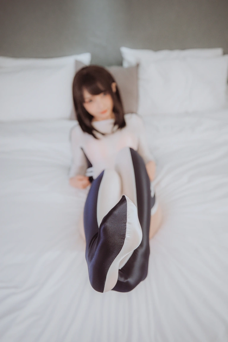 神楽坂真冬《第三季 序号30：竞泳主题《水之形2》》主题写真：150张全套美图，含2个视频