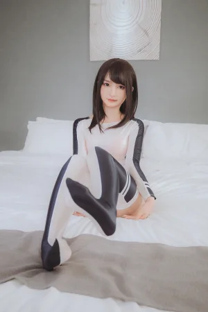 神楽坂真冬《第三季 序号30：竞泳主题《水之形2》》主题写真：150张全套美图，含2个视频