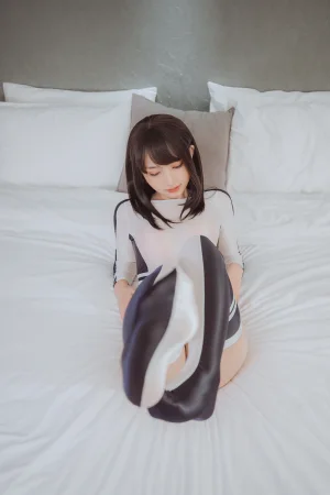 神楽坂真冬《第三季 序号30：竞泳主题《水之形2》》主题写真：150张全套美图，含2个视频