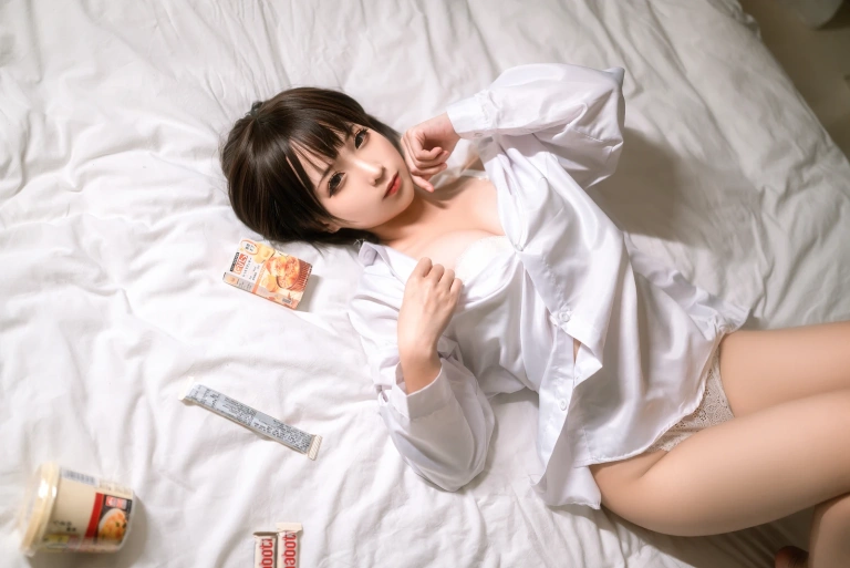 蠢沫沫《衬衫》主题写真：40张全套美图