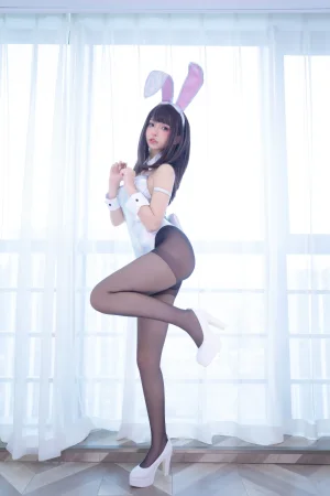 神楽坂真冬《第三季 序号33：兔女郎与钢管《バニーバブル》》主题写真：150张全套美图，含2个视频