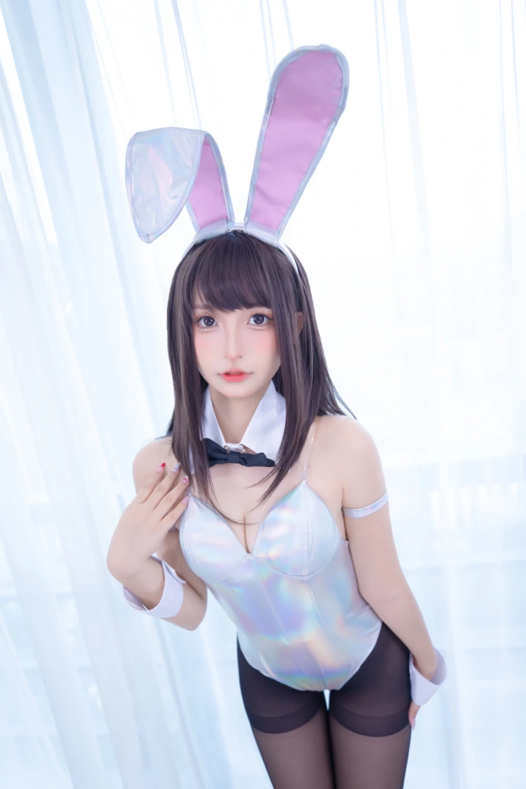神楽坂真冬《第三季 序号33：兔女郎与钢管《バニーバブル》》主题写真：150张全套美图，含2个视频