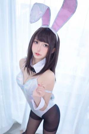 神楽坂真冬《第三季 序号33：兔女郎与钢管《バニーバブル》》主题写真：150张全套美图，含2个视频