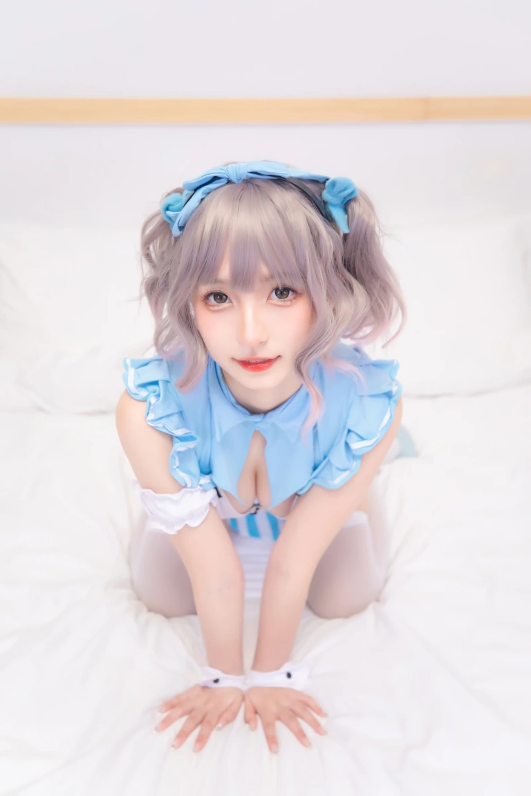 神楽坂真冬《第四季 序号1：《蓝调女仆》》主题写真：75张全套美图