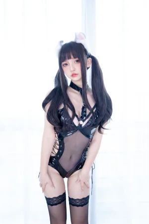 神楽坂真冬《第四季 序号2：《黑》》主题写真：75张全套美图