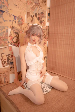 神楽坂真冬《第四季 序号3：《白旗袍》》主题写真：75张全套美图