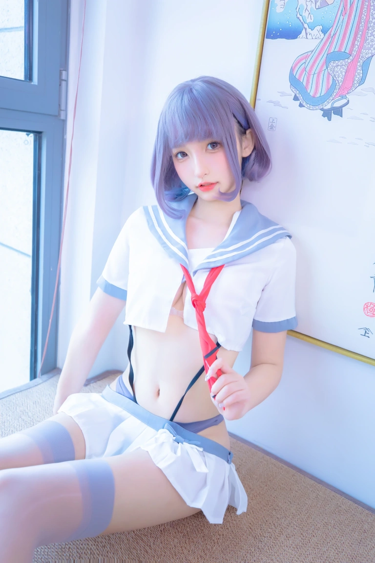神楽坂真冬《第四季 序号4：《灰丝吊带JK》》主题写真：75张全套美图