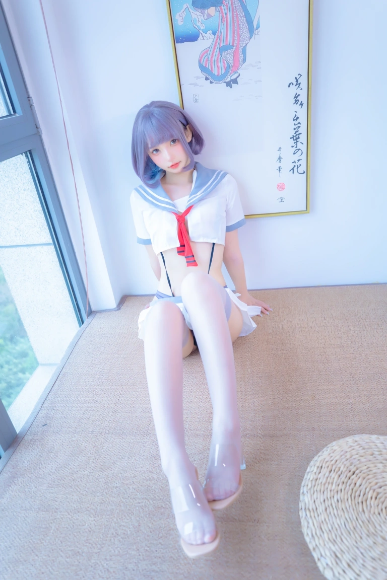 神楽坂真冬《第四季 序号4：《灰丝吊带JK》》主题写真：75张全套美图