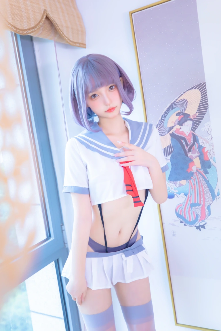 神楽坂真冬《第四季 序号4：《灰丝吊带JK》》主题写真：75张全套美图