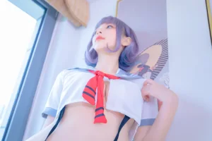神楽坂真冬《第四季 序号4：《灰丝吊带JK》》主题写真：75张全套美图