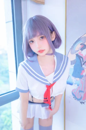 神楽坂真冬《第四季 序号4：《灰丝吊带JK》》主题写真：75张全套美图