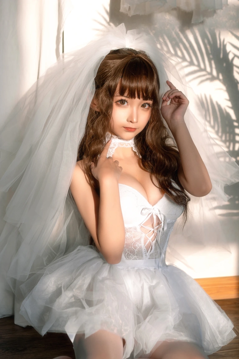 蠢沫沫《婚纱》主题写真：42张全套美图