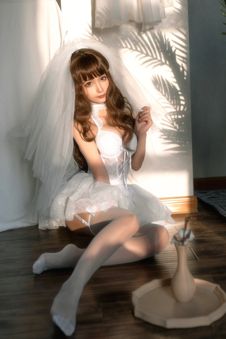 蠢沫沫《婚纱》主题写真：42张全套美图