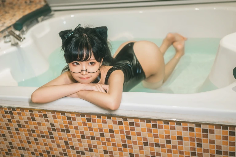 蠢沫沫《死库水》主题写真：42张全套美图