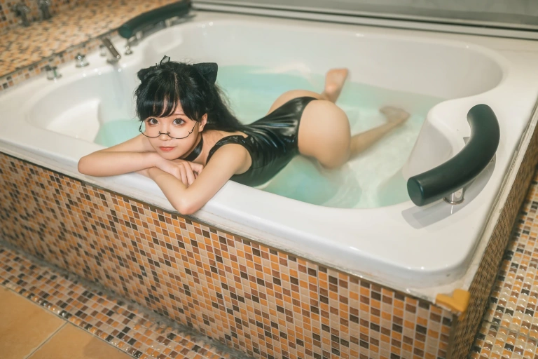 蠢沫沫《死库水》主题写真：42张全套美图