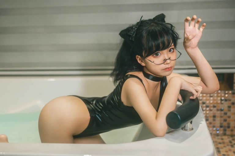 蠢沫沫《死库水》主题写真：42张全套美图