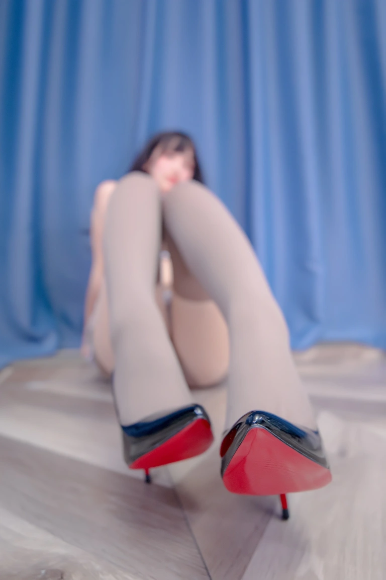 神楽坂真冬《第四季 序号6：《熊少女》》主题写真：75张全套美图