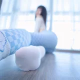 神楽坂真冬《第四季 序号7：《蓝白格》》主题写真：75张全套美图