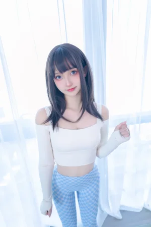 神楽坂真冬《第四季 序号7：《蓝白格》》主题写真：75张全套美图