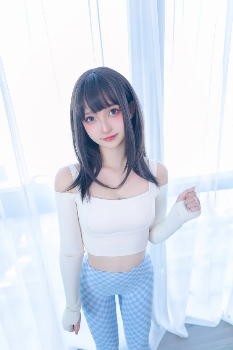 神楽坂真冬《第四季 序号7：《蓝白格》》主题写真：75张全套美图
