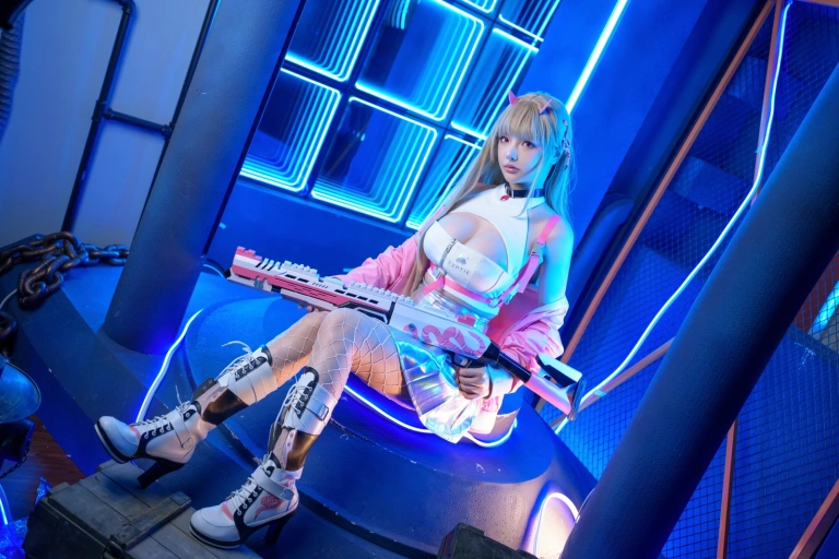 雯仔不讲道理《Nikke 毒蛇》主题写真：36张全套美图