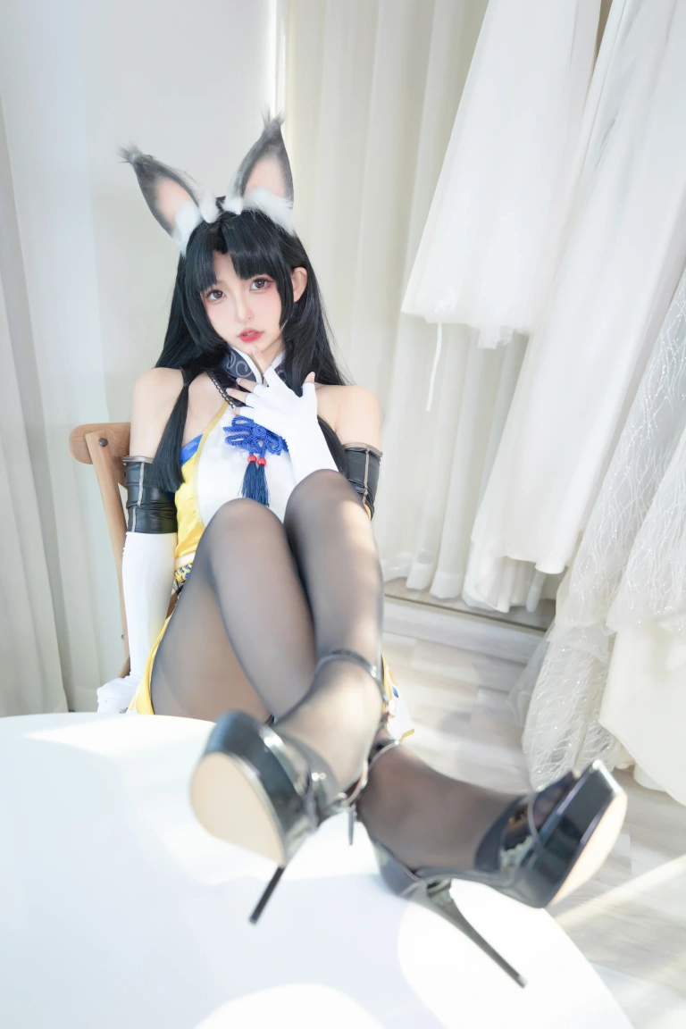 神楽坂真冬《第四季 序号8：《黑丝胡桃》》主题写真：75张全套美图