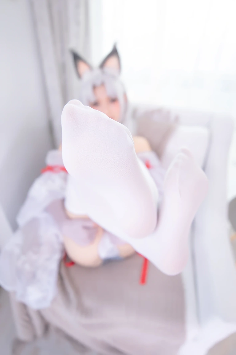 神楽坂真冬《第四季 序号9：《白丝胡桃》》主题写真：75张全套美图