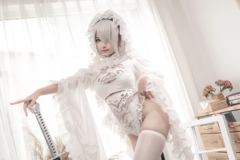 蠢沫沫《尼尔纪元 白花嫁》主题写真：20张全套美图