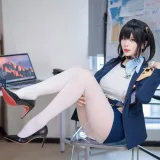 轩萧学姐《NO.93 – 索拉》主题写真：50张全套美图