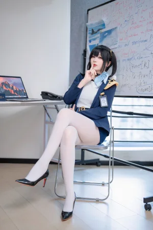 轩萧学姐《NO.93 – 索拉》主题写真：50张全套美图