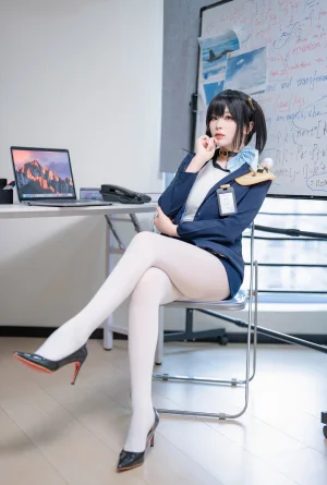 轩萧学姐《NO.93 – 索拉》主题写真：50张全套美图