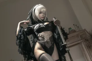 蠢沫沫《尼尔纪元 黑花嫁》主题写真：20张全套美图