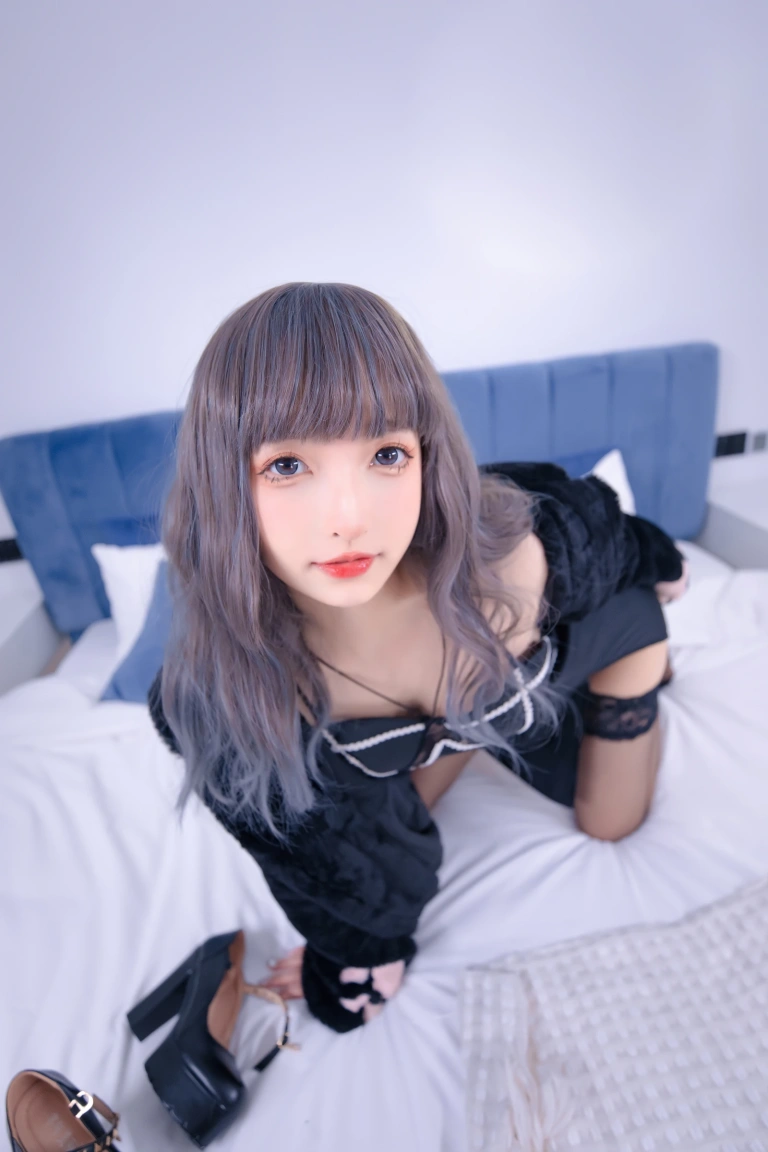 神楽坂真冬《第四季 序号14：《夜色撩人》》主题写真：75张全套美图
