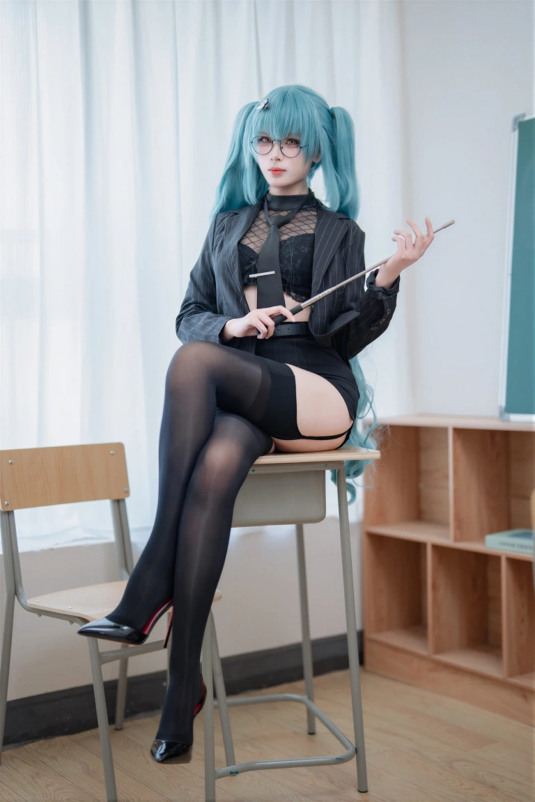 轩萧学姐《NO.97 – 胜利女神：妮姬 普丽瓦蒂 严厉教诲》主题写真：104张全套美图，含1个视频