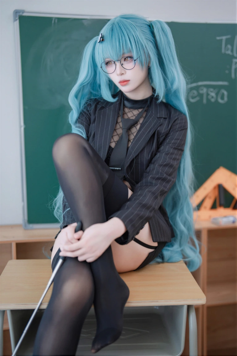轩萧学姐《NO.97 – 胜利女神：妮姬 普丽瓦蒂 严厉教诲》主题写真：104张全套美图，含1个视频