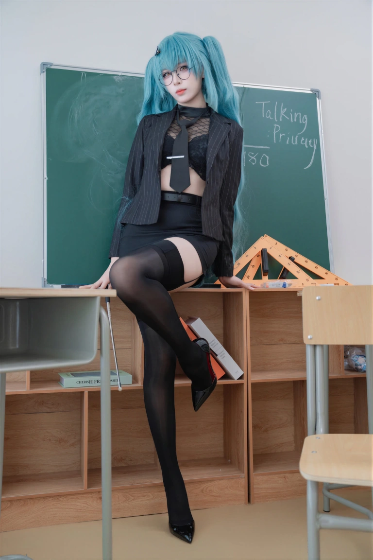 轩萧学姐《NO.97 – 胜利女神：妮姬 普丽瓦蒂 严厉教诲》主题写真：104张全套美图，含1个视频