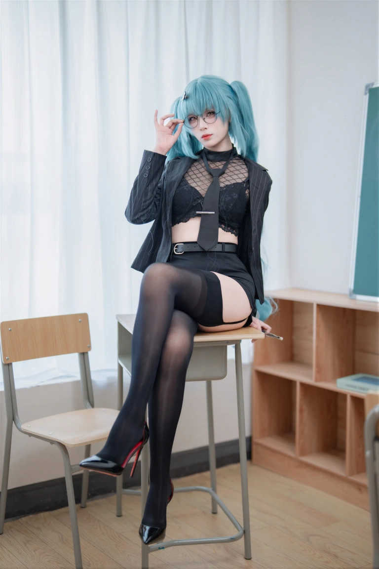 轩萧学姐《NO.97 – 胜利女神：妮姬 普丽瓦蒂 严厉教诲》主题写真：104张全套美图，含1个视频