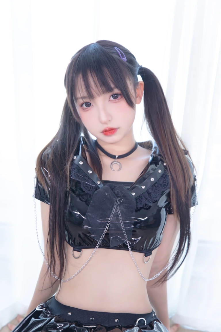 神楽坂真冬《第四季 序号16：《魔女の课后辅导》》主题写真：75张全套美图
