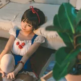 蠢沫沫《白雪姬》主题写真：16张全套美图