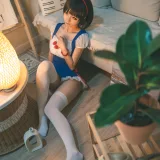 蠢沫沫《白雪姬》主题写真：16张全套美图