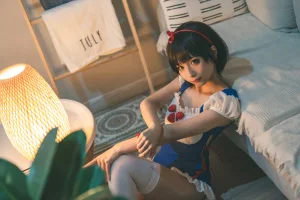 蠢沫沫《白雪姬》主题写真：16张全套美图