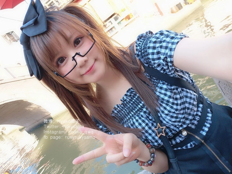 Nyako喵子《自撮り①》主题写真：207张全套美图，含6个视频
