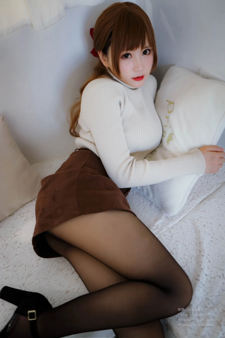 Nyako喵子《妄想彼女との同棲生活》主题写真：139张全套美图，含5个视频