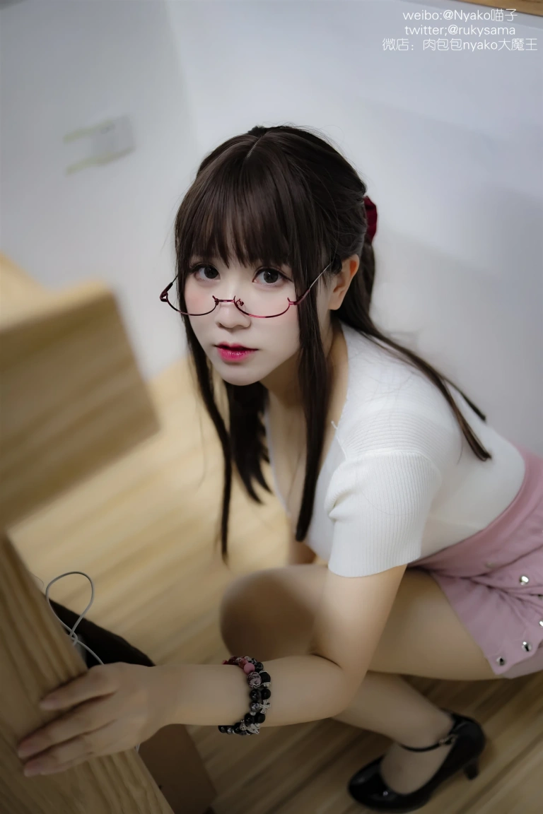 Nyako喵子《誰も知らないの大人時間2》主题写真：123张全套美图