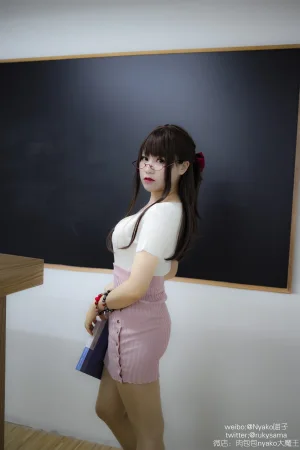 Nyako喵子《誰も知らないの大人時間2》主题写真：123张全套美图