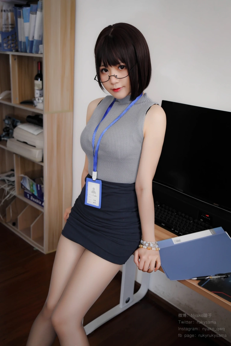 Nyako喵子《誰も知らないの大人時間3》主题写真：130张全套美图，含5个视频