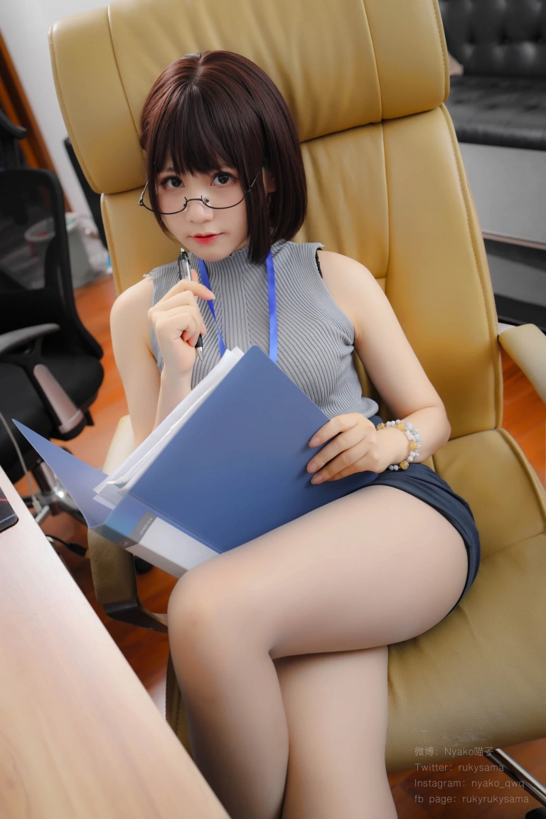 Nyako喵子《誰も知らないの大人時間3》主题写真：130张全套美图，含5个视频