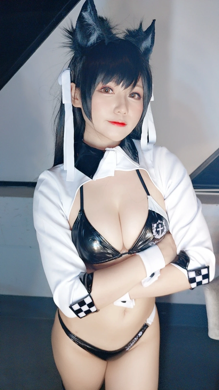 Nyako喵子《爱宕机车》主题写真：17张全套美图