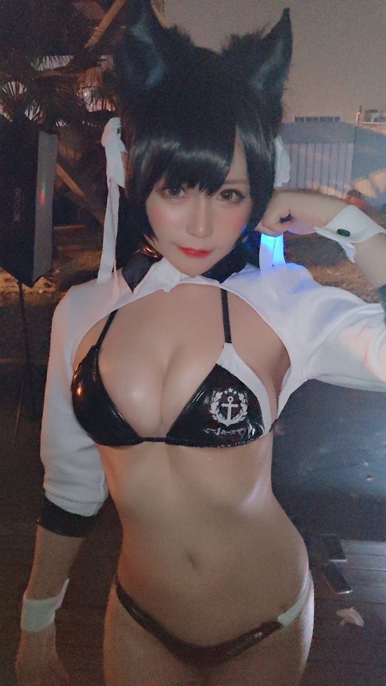 Nyako喵子《爱宕机车》主题写真：17张全套美图